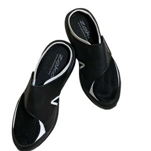 Zeko  Men’s Black and White Slip-On Boat Shoes